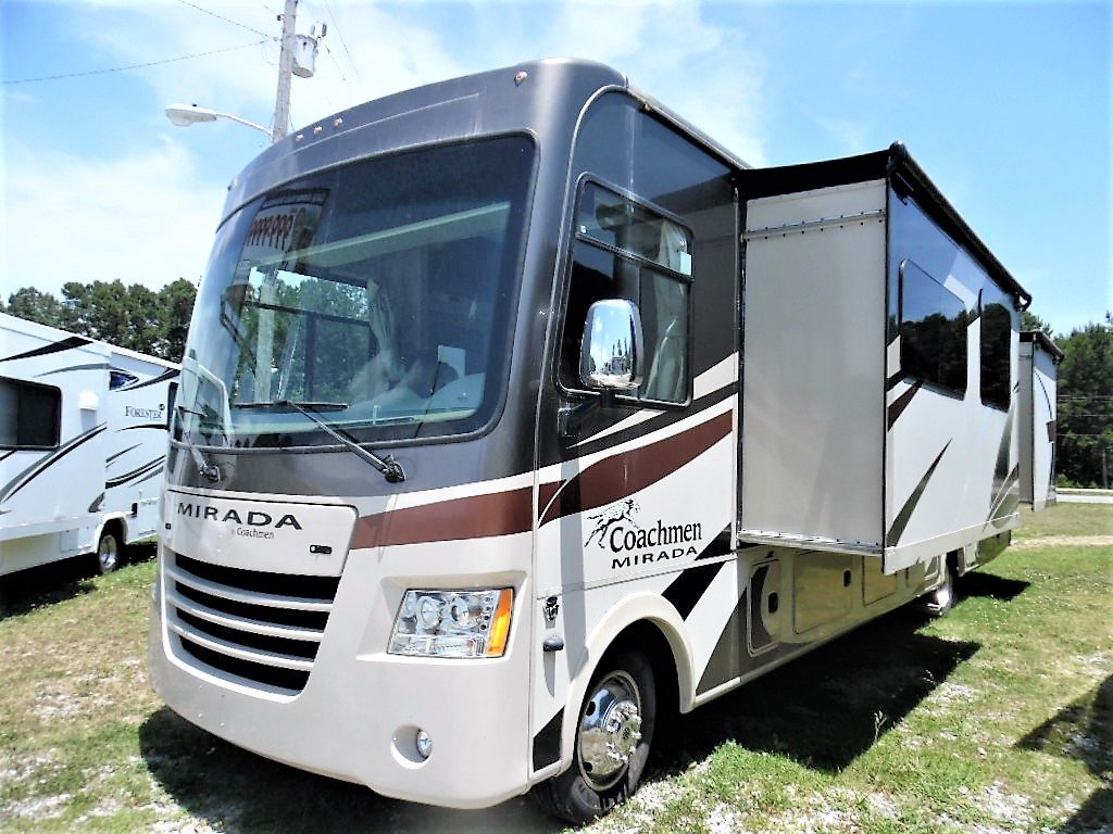 You are currently viewing 2018 COACHMEN MIRADA – KING BED